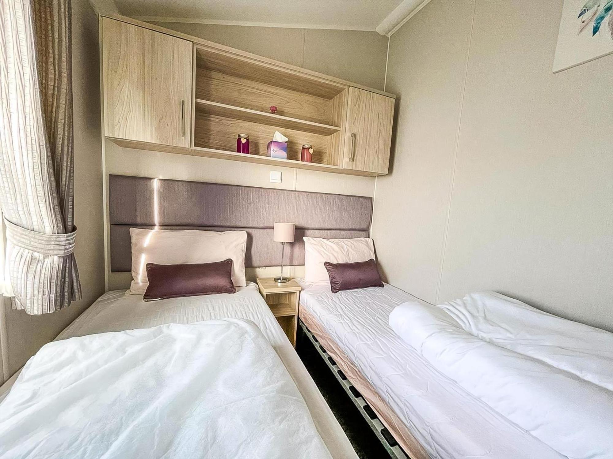 Wonderful 6 Berth Caravan For Hire By A Stunning Norfolk Beach Ref 19006Sd Scratby Exterior foto