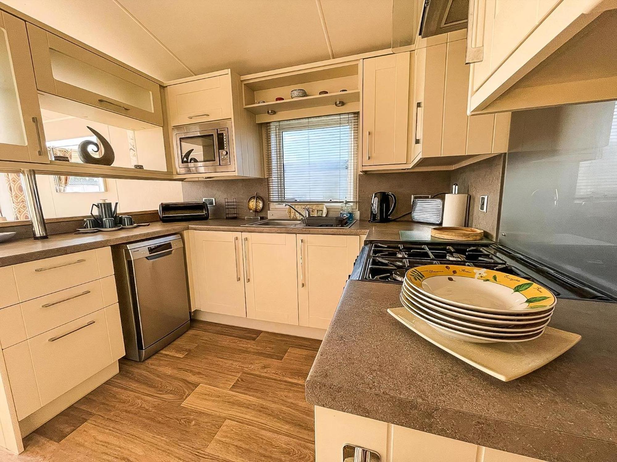 Wonderful 6 Berth Caravan For Hire By A Stunning Norfolk Beach Ref 19006Sd Scratby Exterior foto